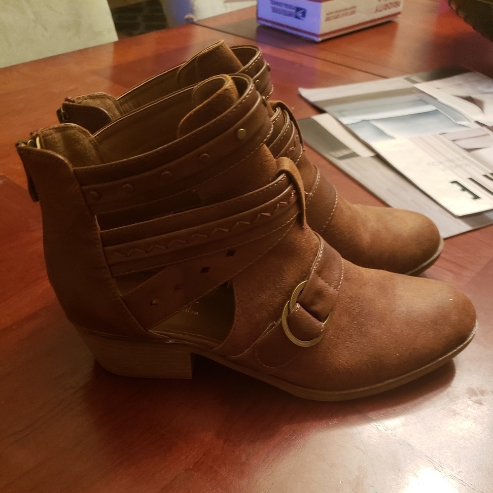 Low heel Boots